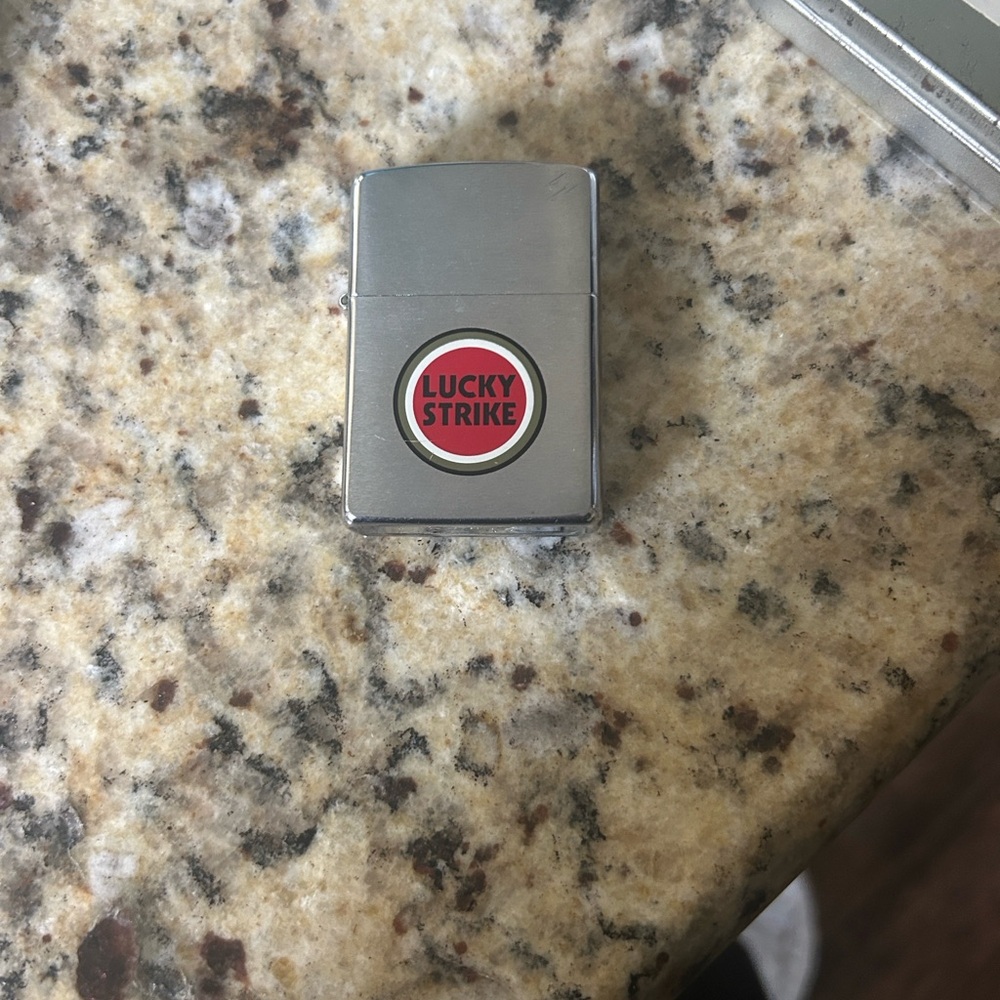 Lucky Strike Silver Lighter